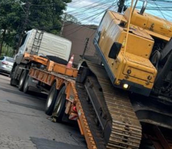 transporte com caminhão prancha 