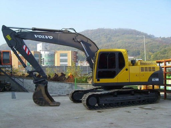 Escavadeira Hidráulica Volvo EC 210